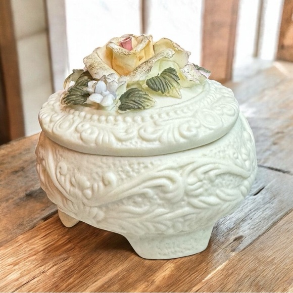 Vintage Ceramic Floral Trinket Box - Picture 5 of 8